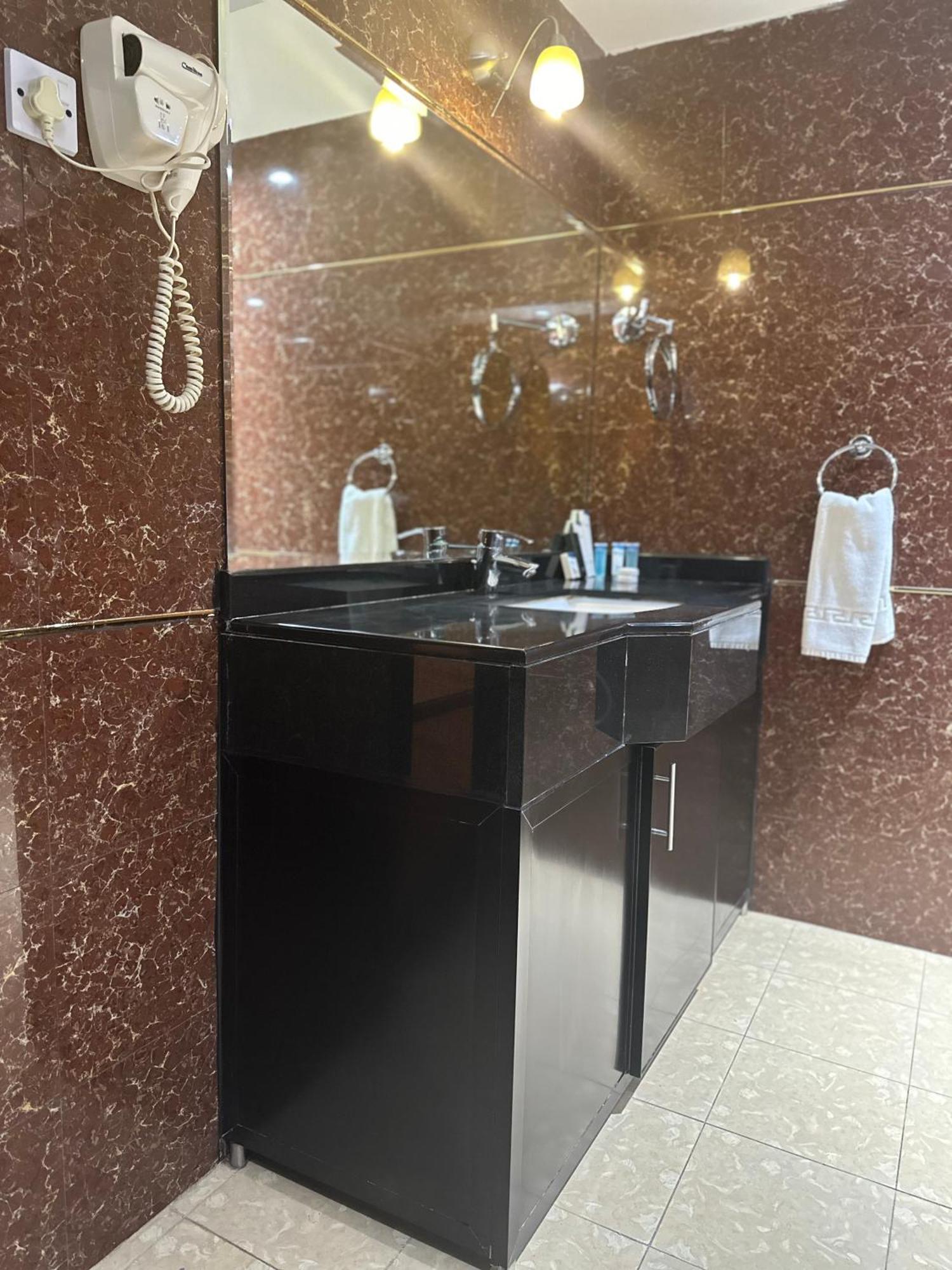 Caesar Hotel Masqat